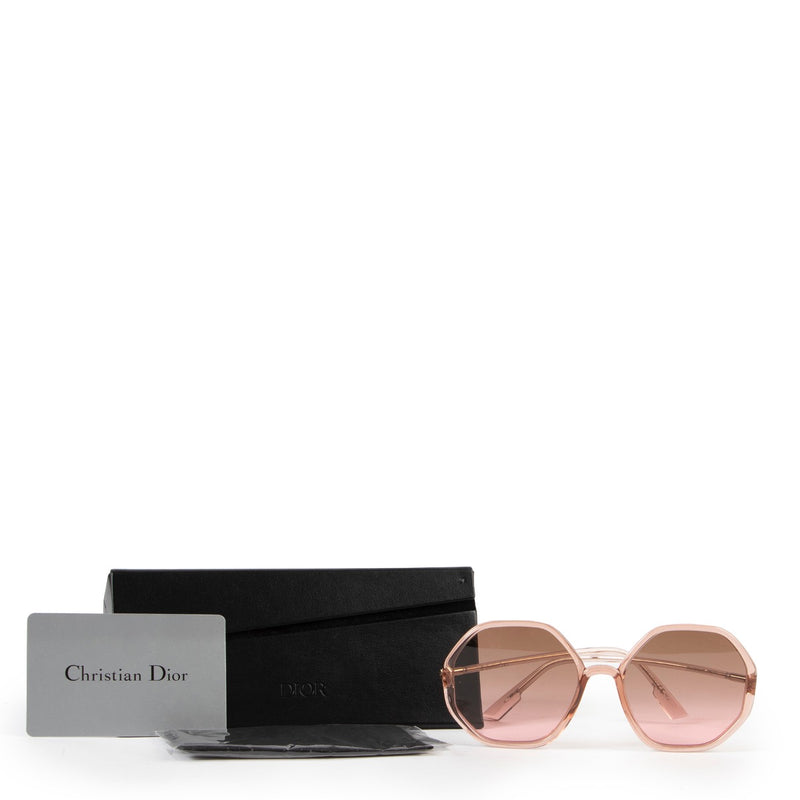 Shop safe online at Labellov in Antwerp this 100% authentic second hand Christian Dior Pink So Stellaire 05 Sunglasses