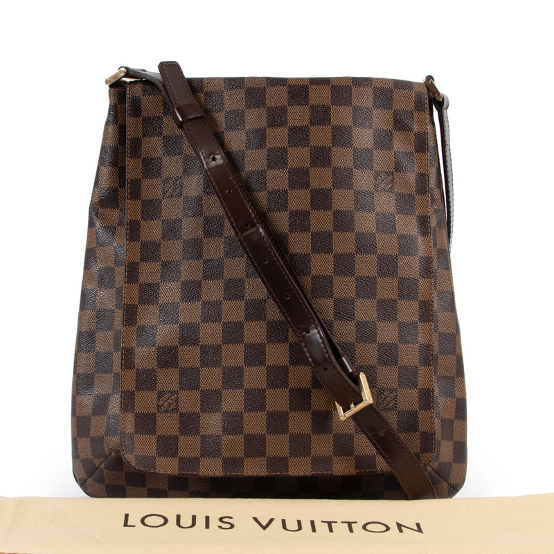 Shop safe online at Labellov in Antwerp this 100% authentic second hand Louis Vuitton Damier Ebene Canvas Musette Salsa GM Crossbody