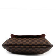 Shop safe online at Labellov in Antwerp this 100% authentic second hand Louis Vuitton Damier Ebene Canvas Musette Salsa GM Crossbody