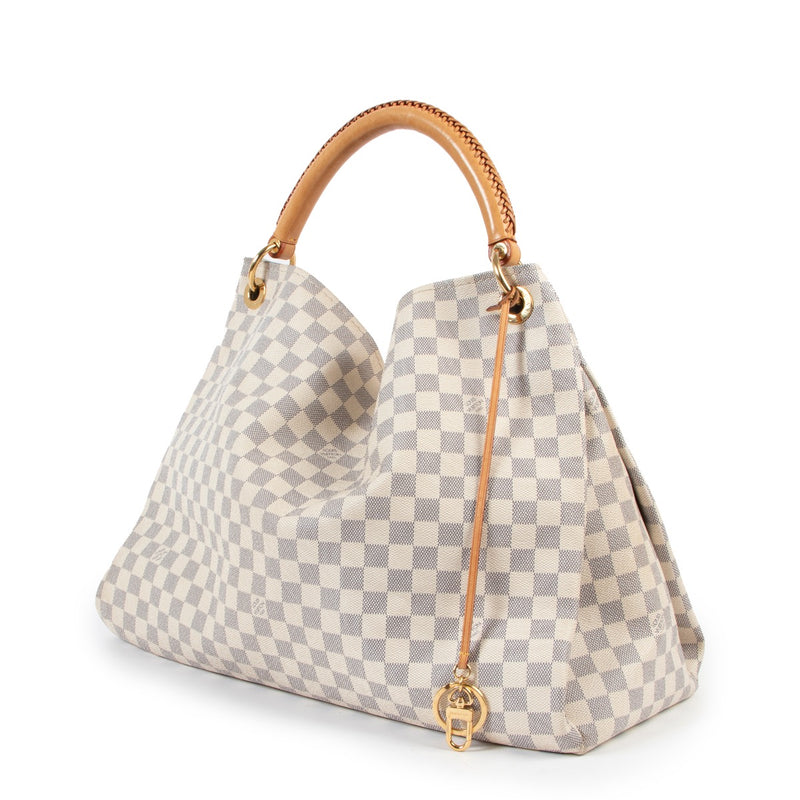 100% authentic pieces. Labellov ensures safe buying.