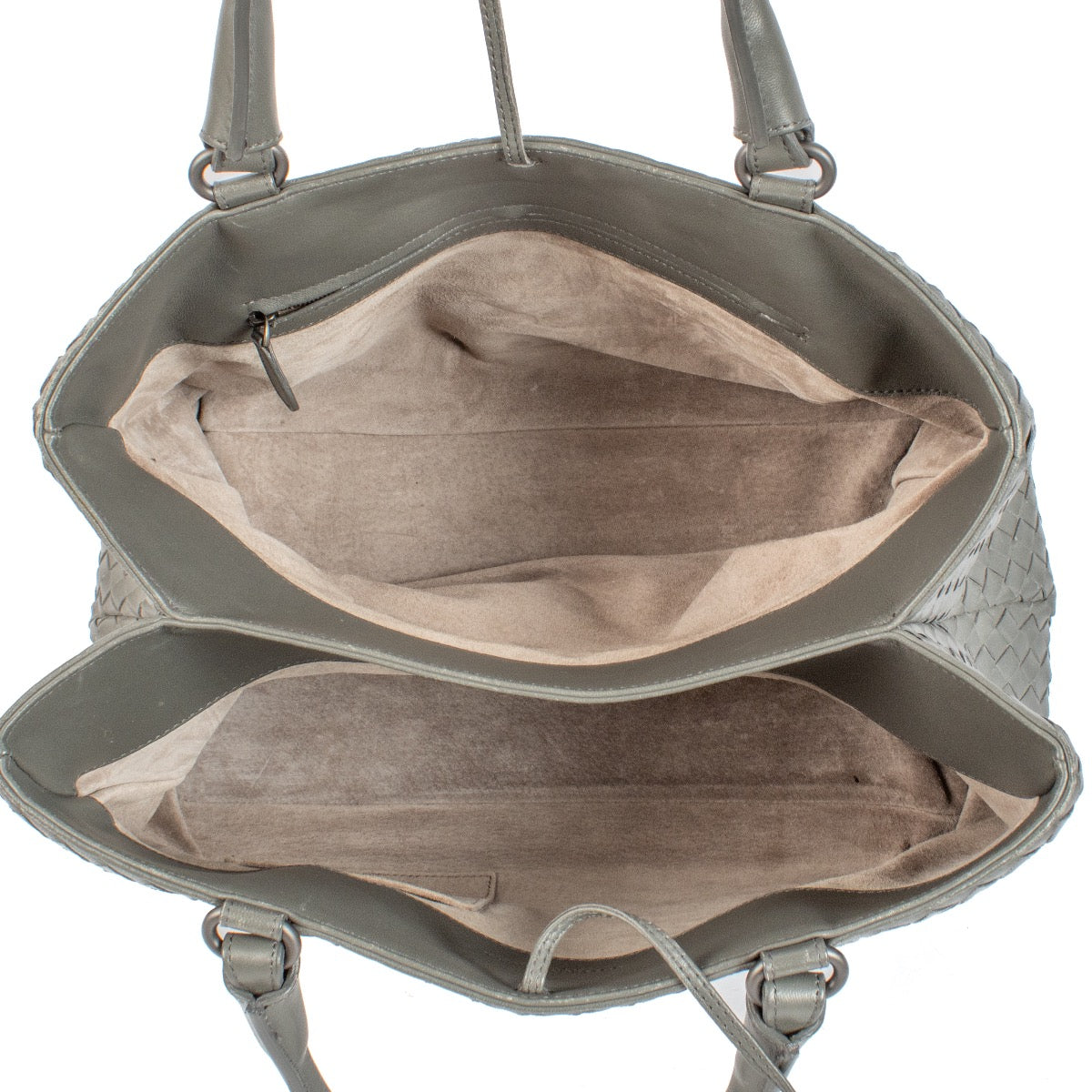 Shop safe online at Labellov in Antwerp and Knokke this 100% authentic second hand Bottega Veneta Grey Intrecciato Top Handle Bag