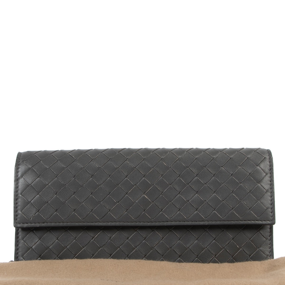 Buy online an authentic second hand Bottega Veneta Grey Intrecciato Long Wallet in very good condition at Labellov in Antwerp.