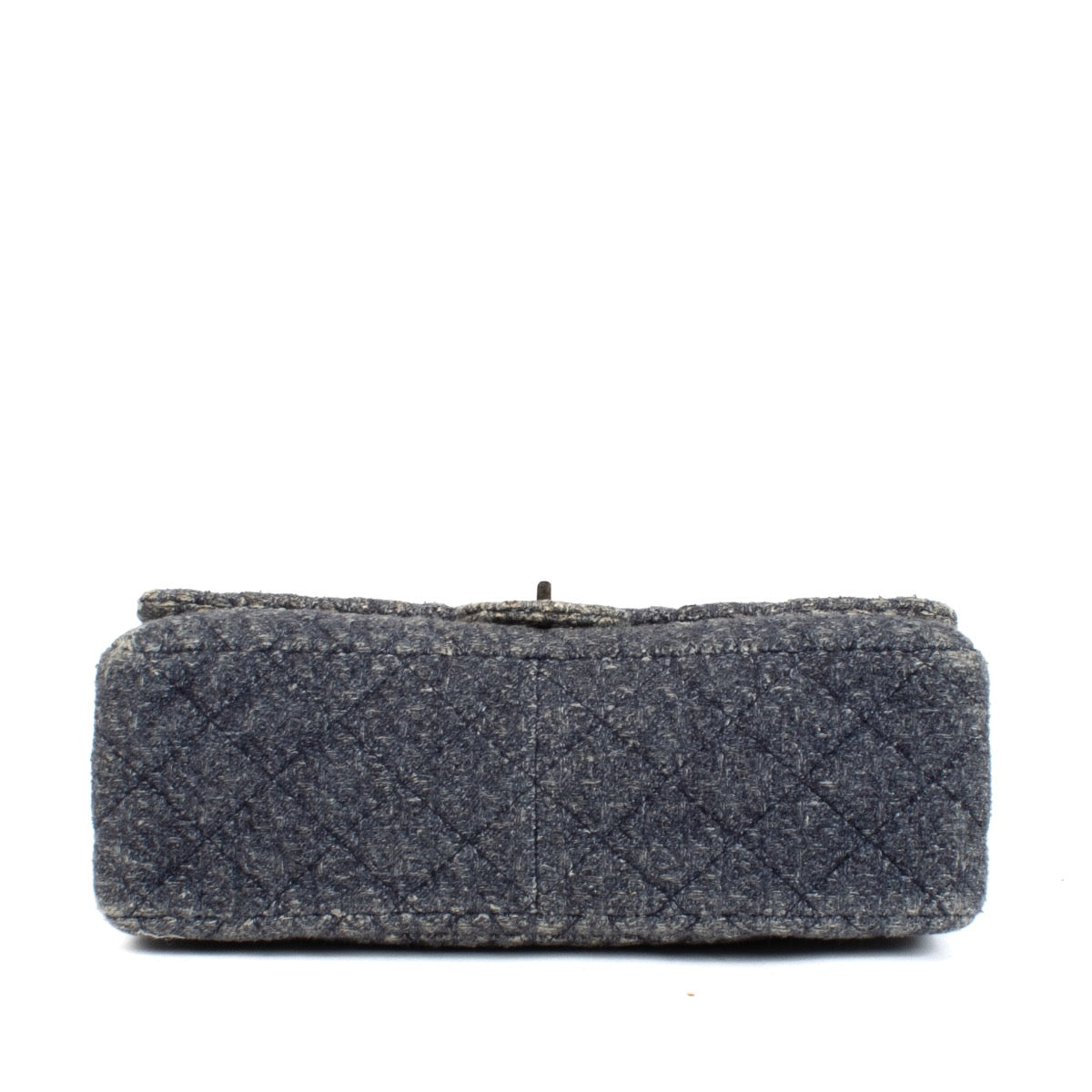 Shop safe online at Labellov in Antwerp and Knokke this 100% authentic second hand Chanel Blue Tweed Reissue 2.55 Double Flap Bag