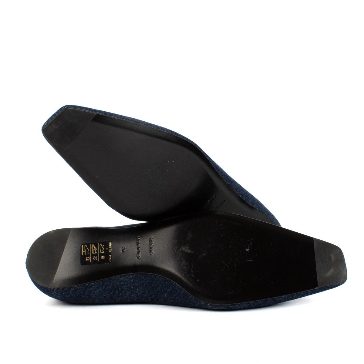 Shop safe online at Labellov in Antwerp and Knokke this 100% authentic second hand Toteme Blue Denim Square Toe Flats - Size 37