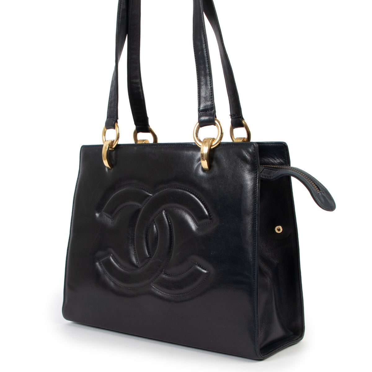 shop authentic Chanel Blue Shoulder bag at Labellov for the best price