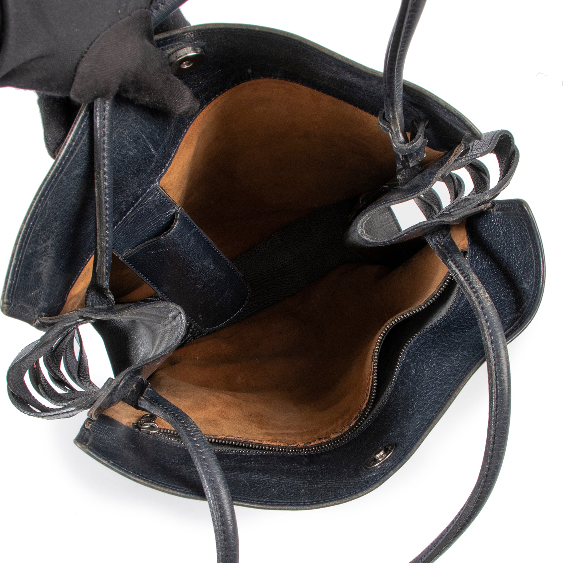 Labellov offers you the most authentic pieces. Buy safely Delvaux 'Szekely 1992' Blue Tote Bag