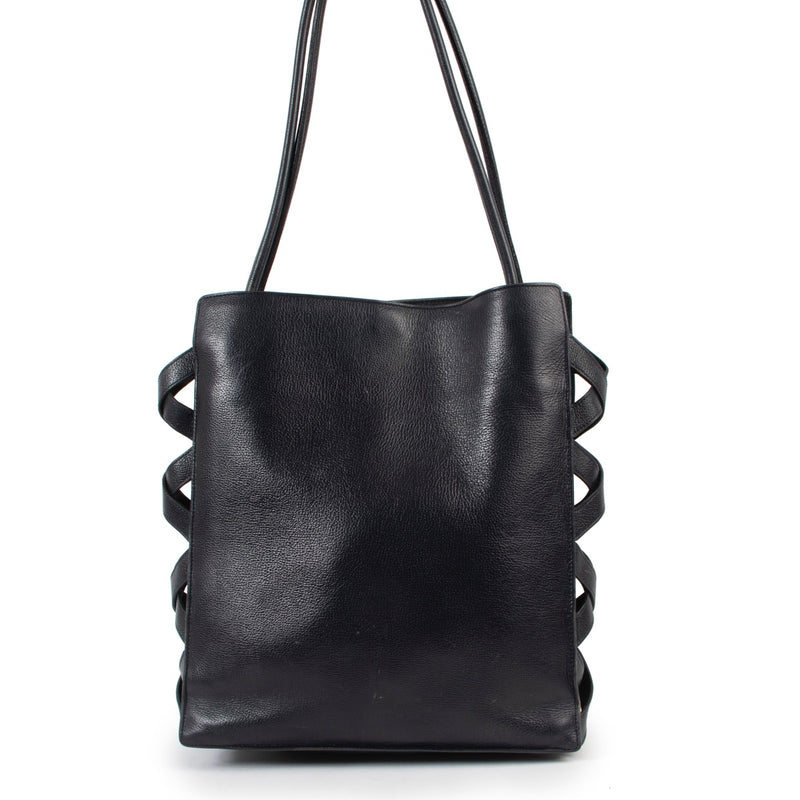 Labellov offers you the most authentic pieces. Buy safely Delvaux 'Szekely 1992' Blue Tote Bag