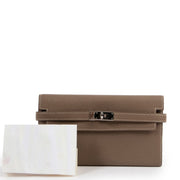 Shop safe online at Labellov in Antwerp this 100% authentic second hand Hermès Taupe Kelly Wallet