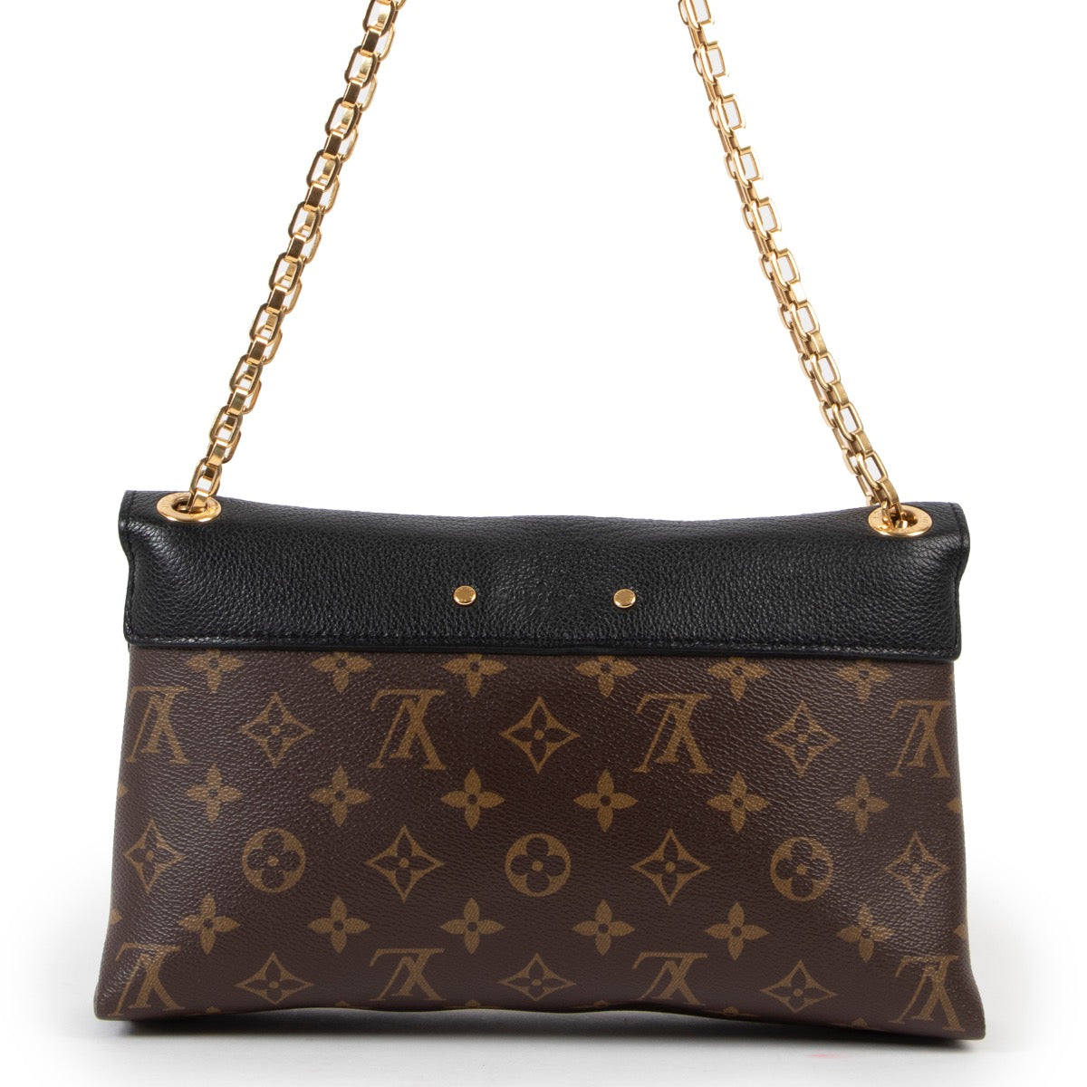 Shop safe online at Labellov in Antwerp this 100% authentic second hand Louis Vuitton Monogram Pallas Shoulder bag