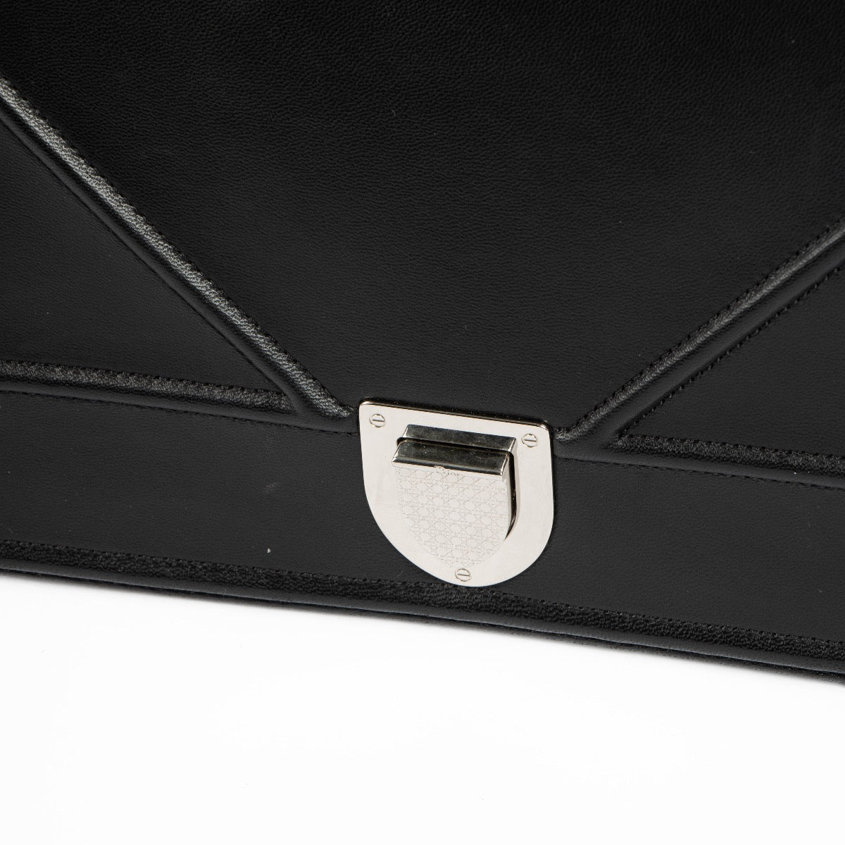 Authentic pre-loved Christian Dior Black Large Diorama Shoulder Bag on Labellov.com