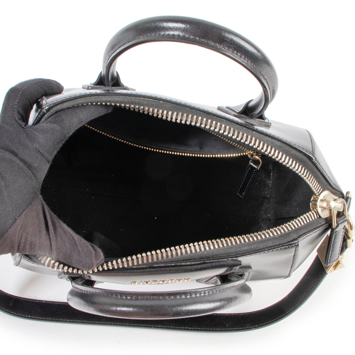 Givenchy Black Antigona Top Handle Buy this 100% authentic bag here safely