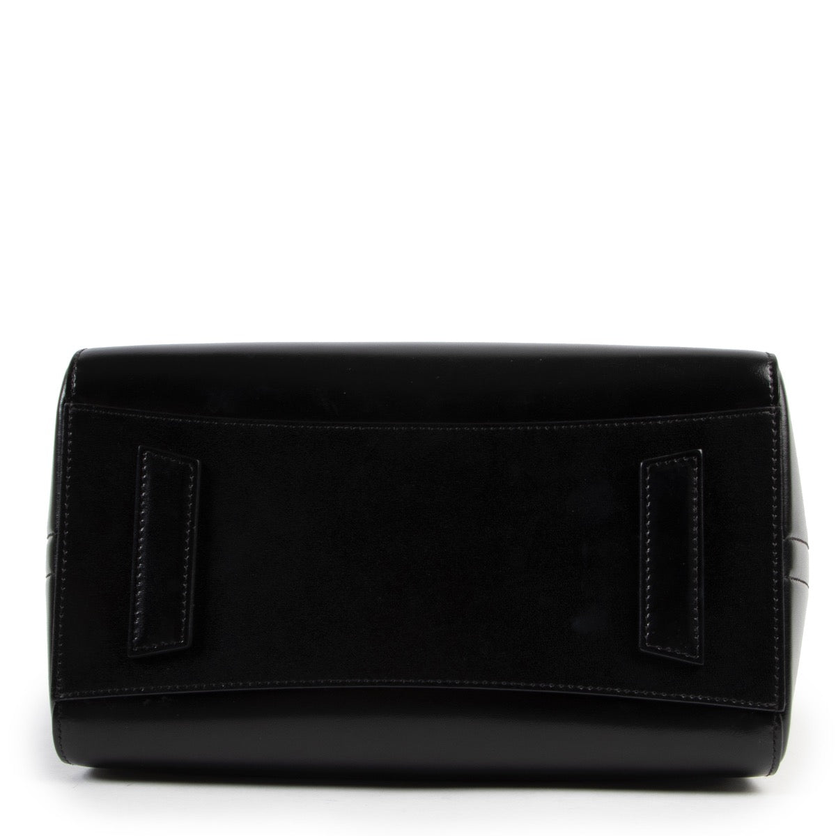 Givenchy Black Antigona Top Handle Buy this 100% authentic bag here safely
