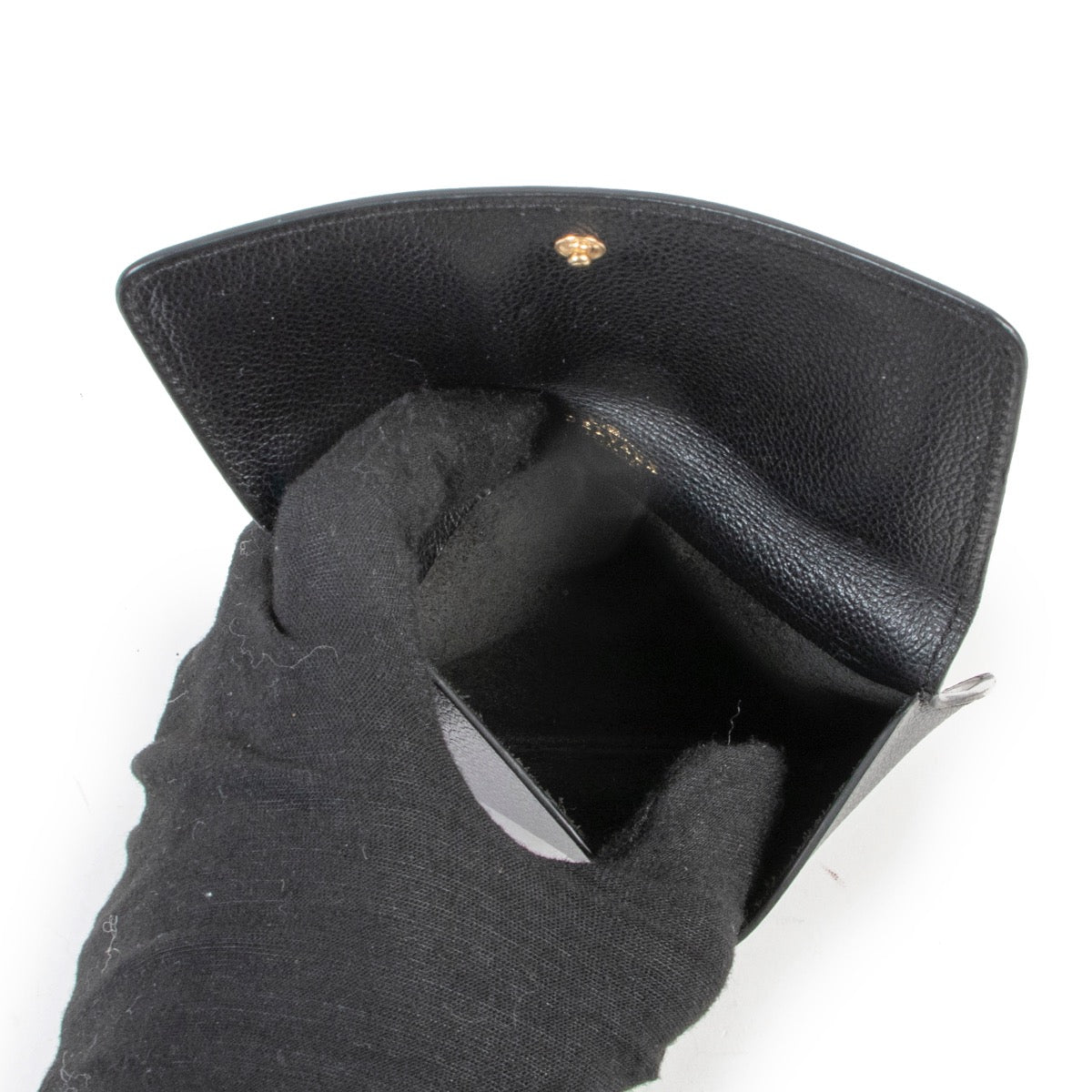 Shop now online a authentic second hand Delvaux black card Holder in good condition at Labellov in Antwerp