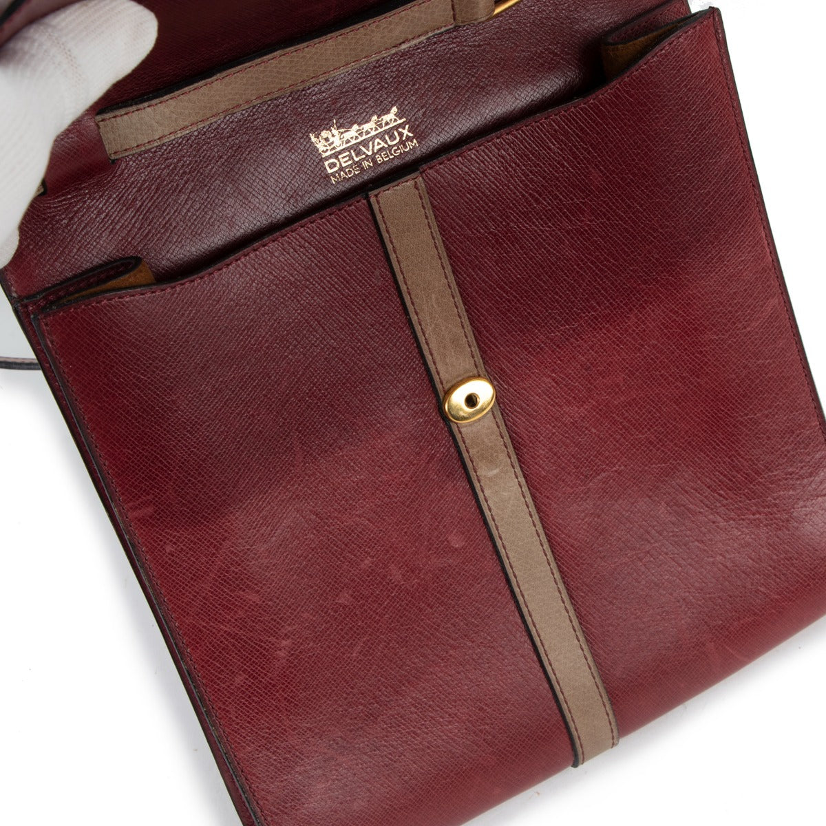 Sac Bandoulière Vintage Delvaux en Cuir Bordeaux Années 70