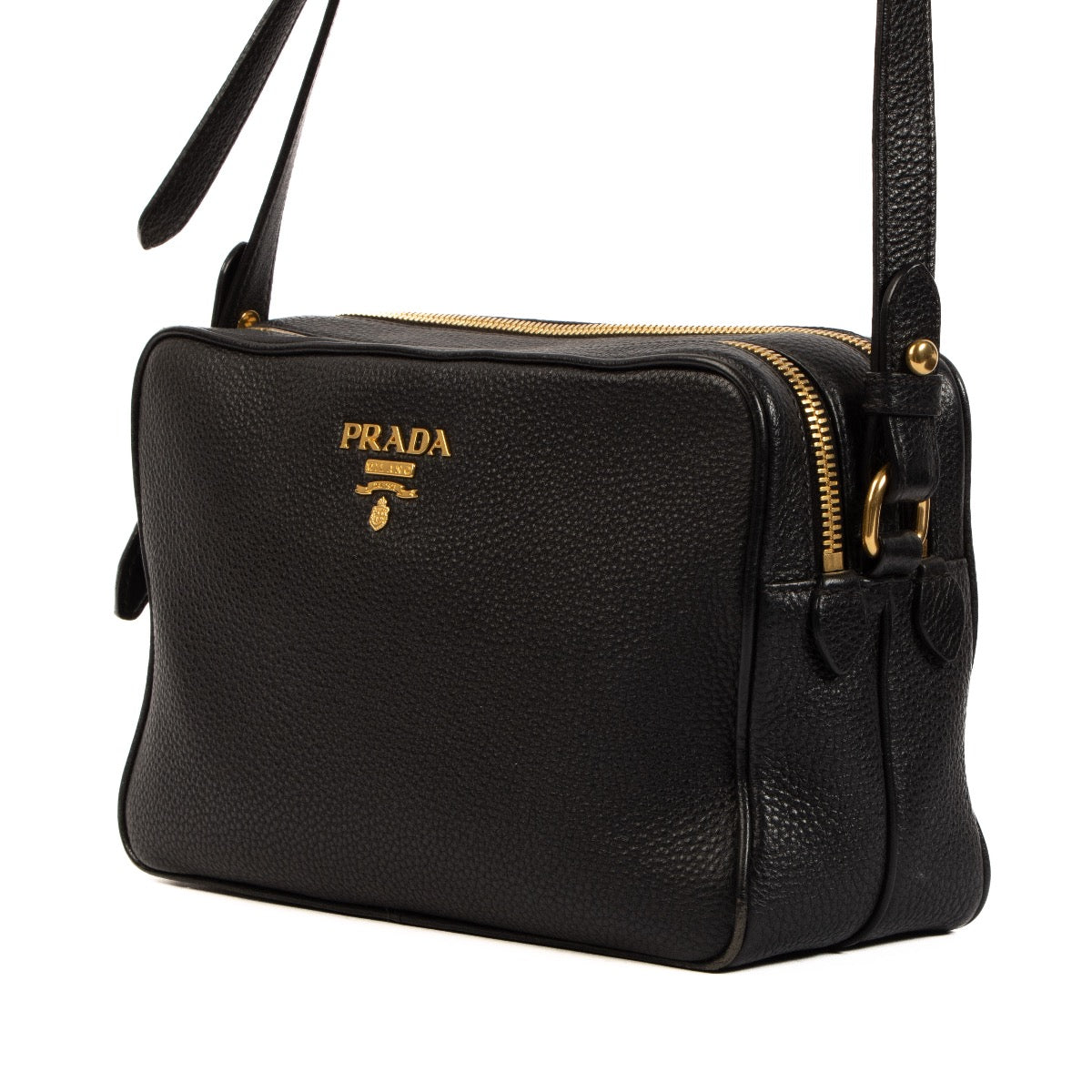 Shop safe online at Labellov in Antwerp, Brussels and Knokke this 100% authentic second hand Prada Black Vitello Daino Camera Bag