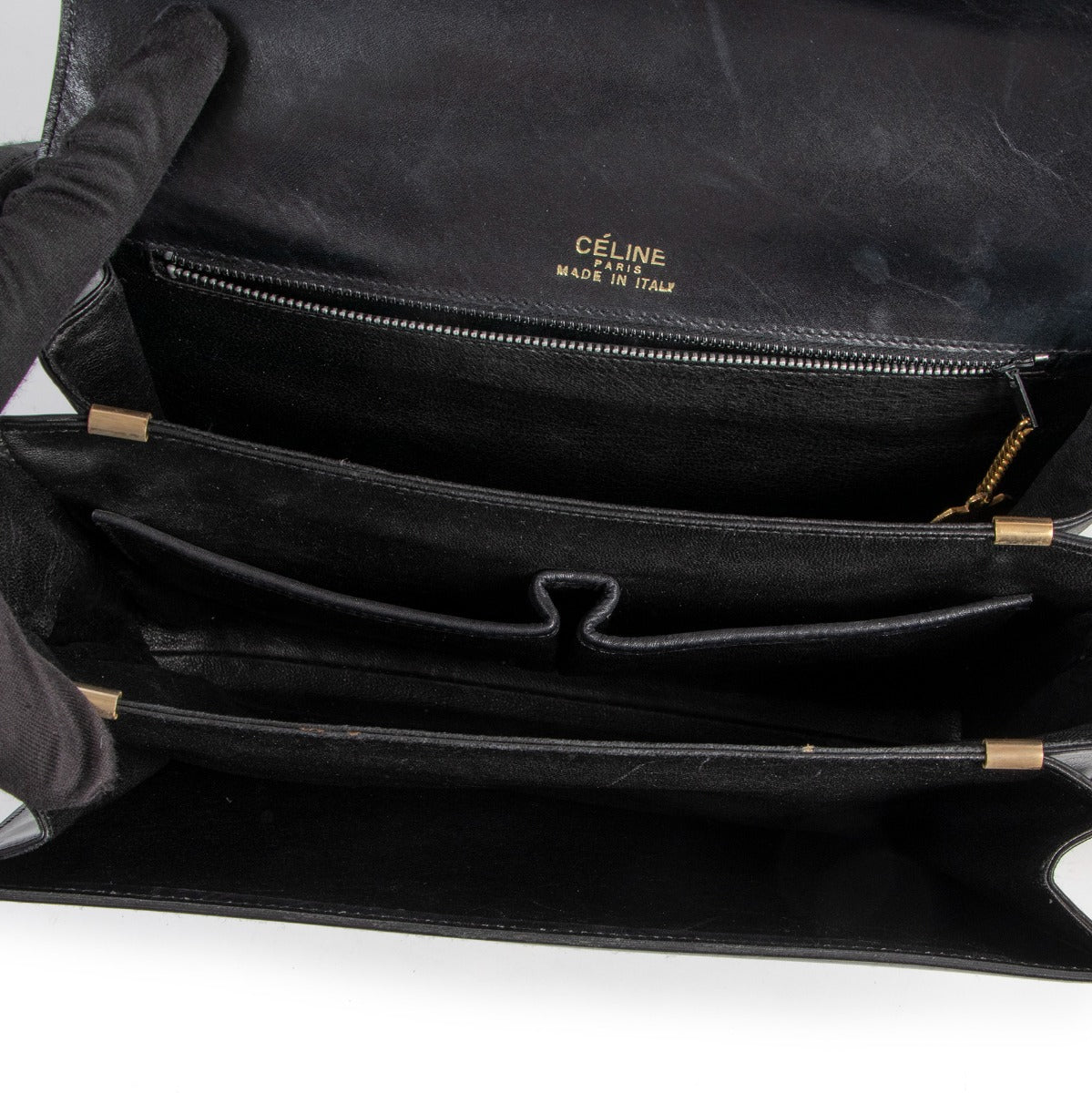 buy and sell second hand 100% authentic Celine Vintage Medium Triomphe Box Bag on Labellov.com