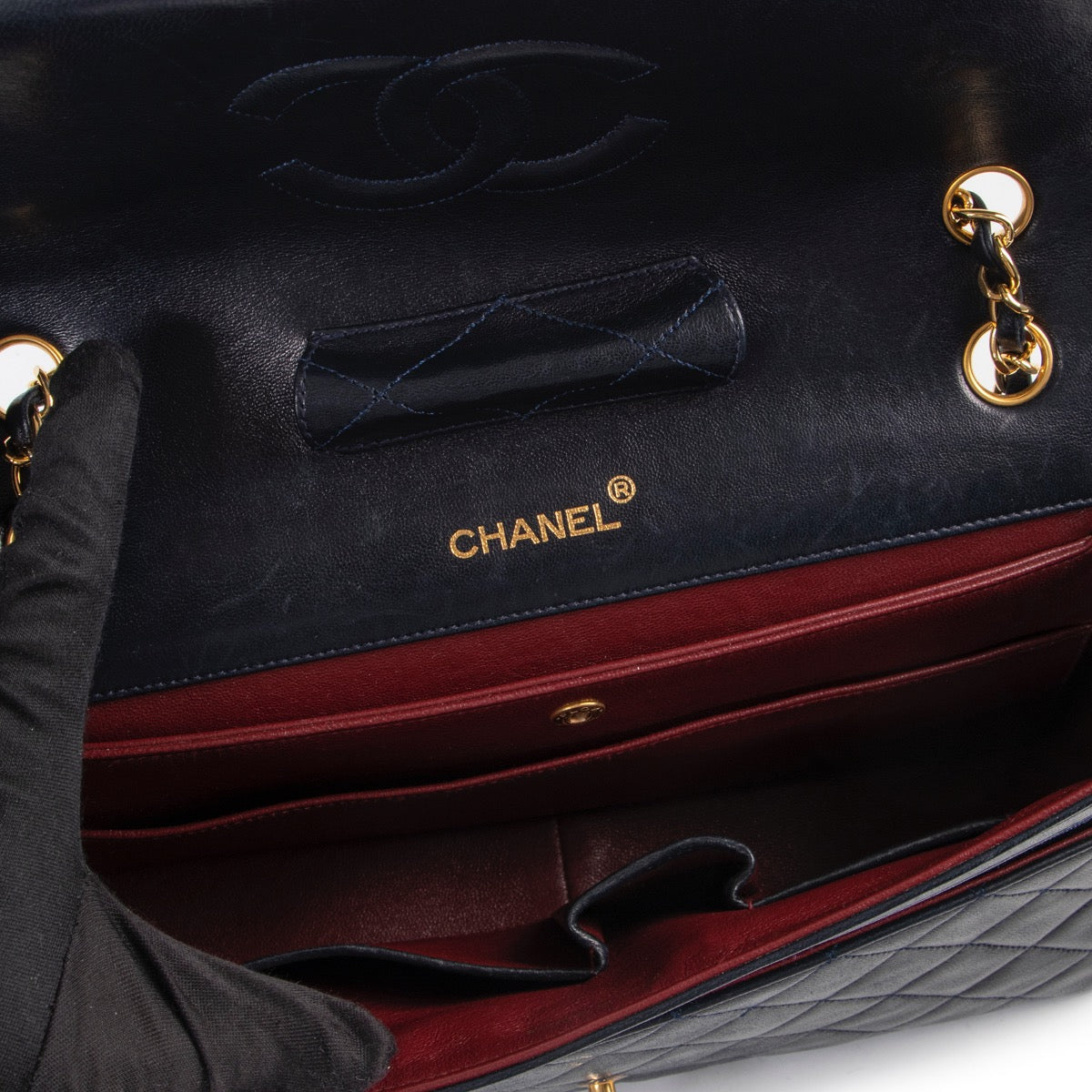 shop online vintage second hand authentic Chanel Classic flap bag at Labellov for the best price