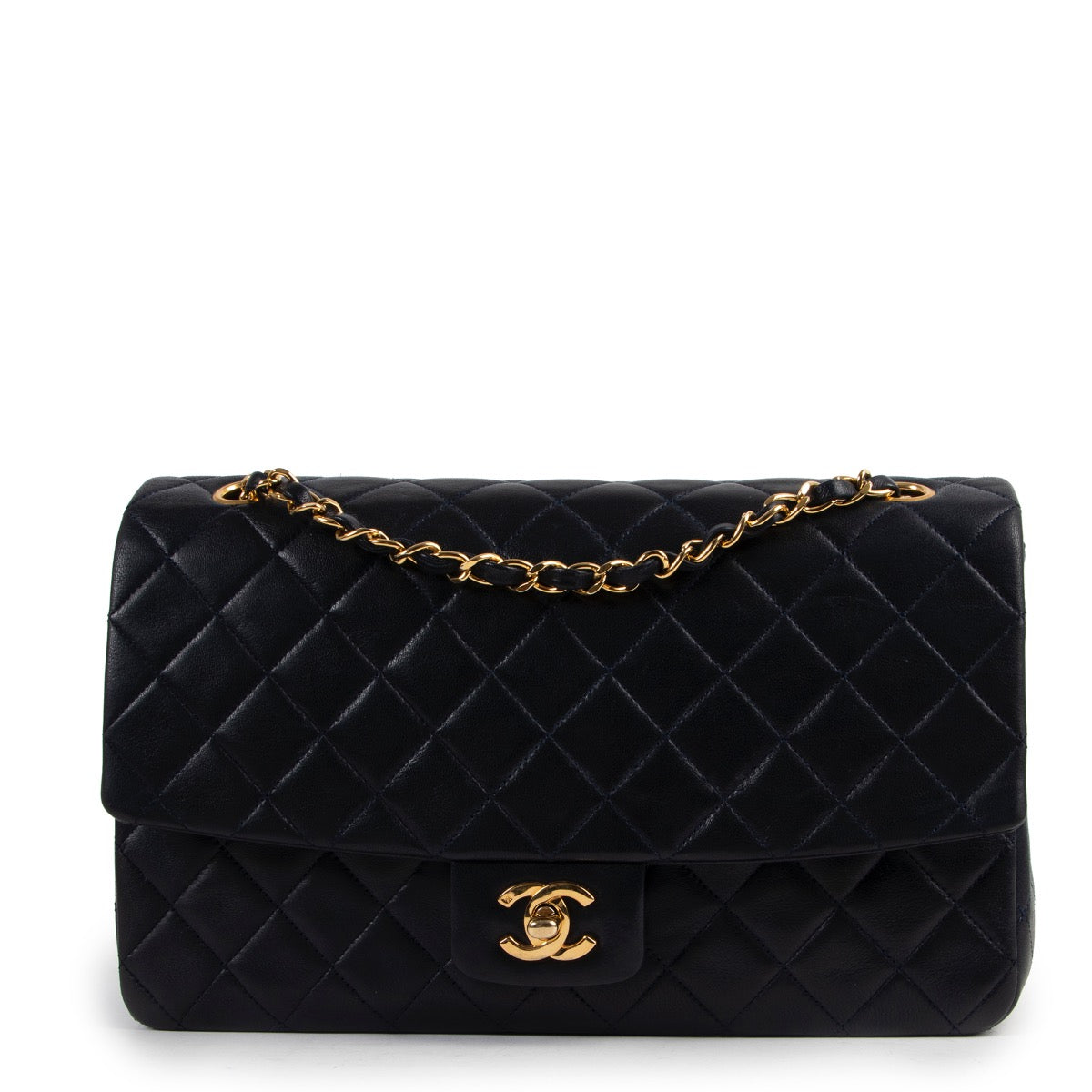 shop online vintage second hand authentic Chanel Classic flap bag at Labellov for the best price