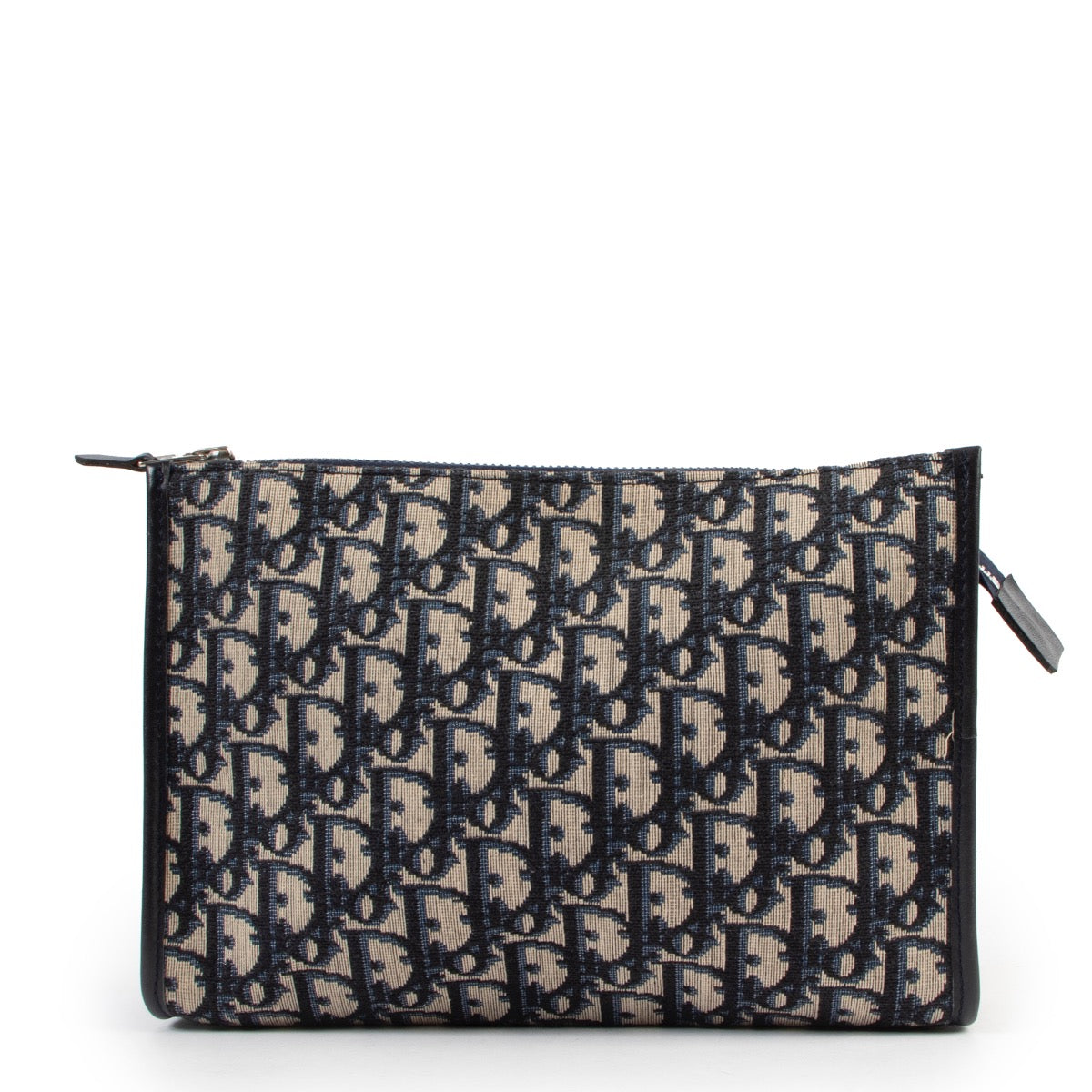 Shop safe online at Labellov in Antwerp this 100% authentic second hand Christian Dior Monogram Pochette 24cm