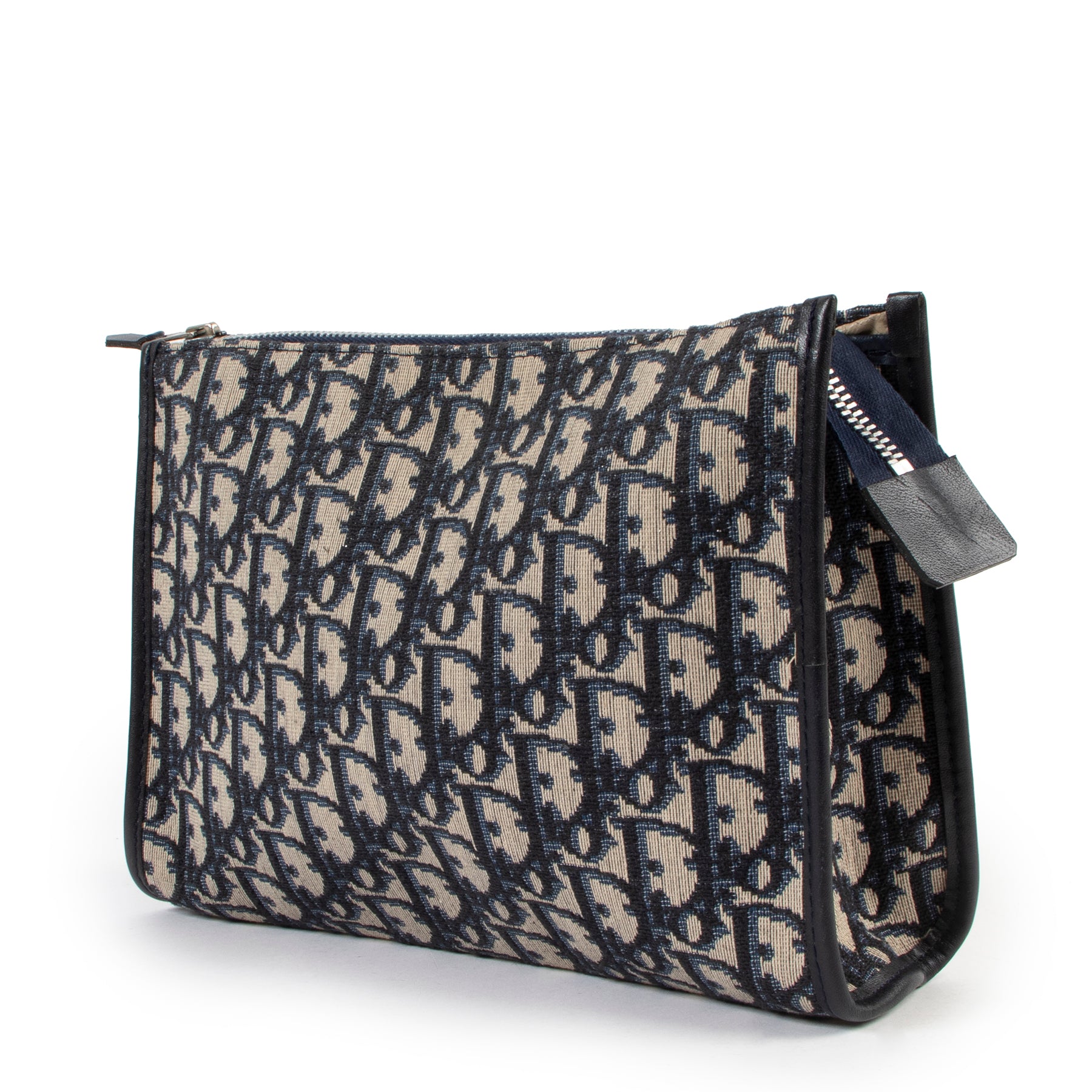 Shop safe online at Labellov in Antwerp this 100% authentic second hand Christian Dior Monogram Pochette 24cm
