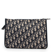 Shop safe online at Labellov in Antwerp this 100% authentic second hand Christian Dior Monogram Pochette 24cm