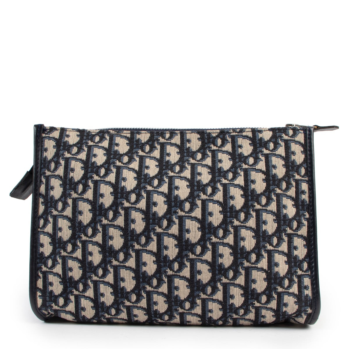Shop safe online at Labellov in Antwerp this 100% authentic second hand Christian Dior Monogram Pochette 24cm