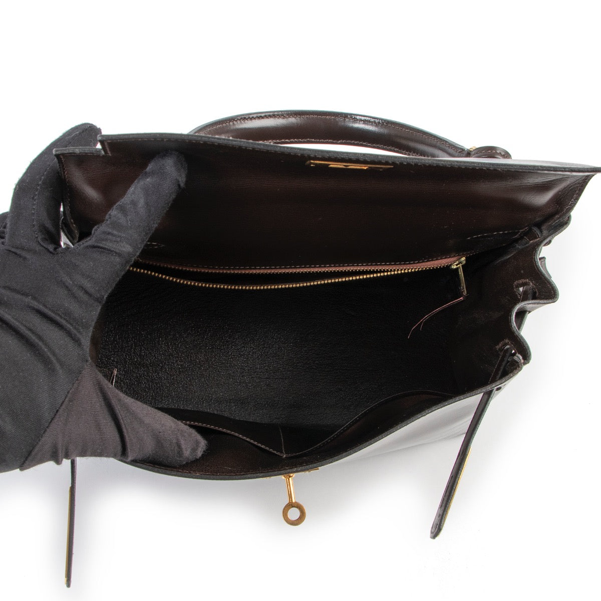 Buy an authentic second hand Hermès Kelly 28 Box Marron at Labellov