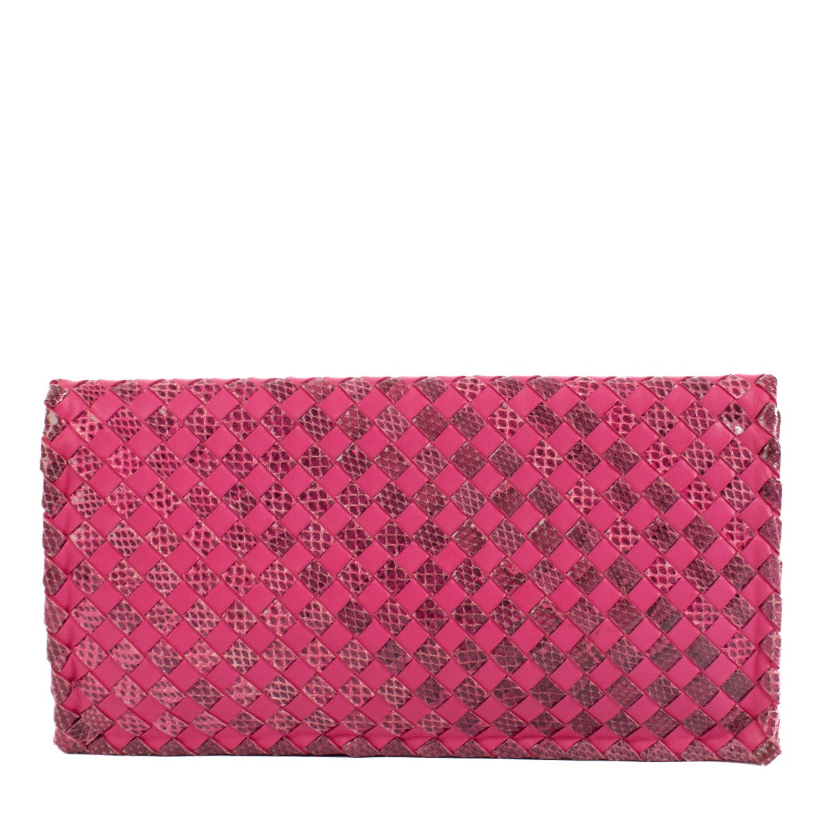 Shop safe online at Labellov in Antwerp, Brussels and Knokke this 100% authentic second hand Bottega Veneta Pink Intrecciato Karung Snakeskin Clutch