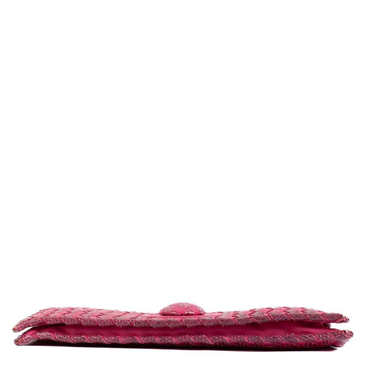 Shop safe online at Labellov in Antwerp, Brussels and Knokke this 100% authentic second hand Bottega Veneta Pink Intrecciato Karung Snakeskin Clutch