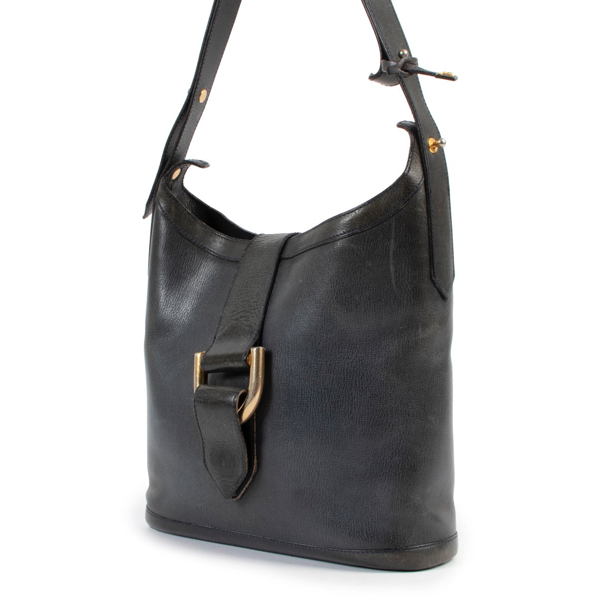 Shop safe online at Labellov in Antwerp this 100% authentic second hand Delvaux Navy Leather Shoulder Bag