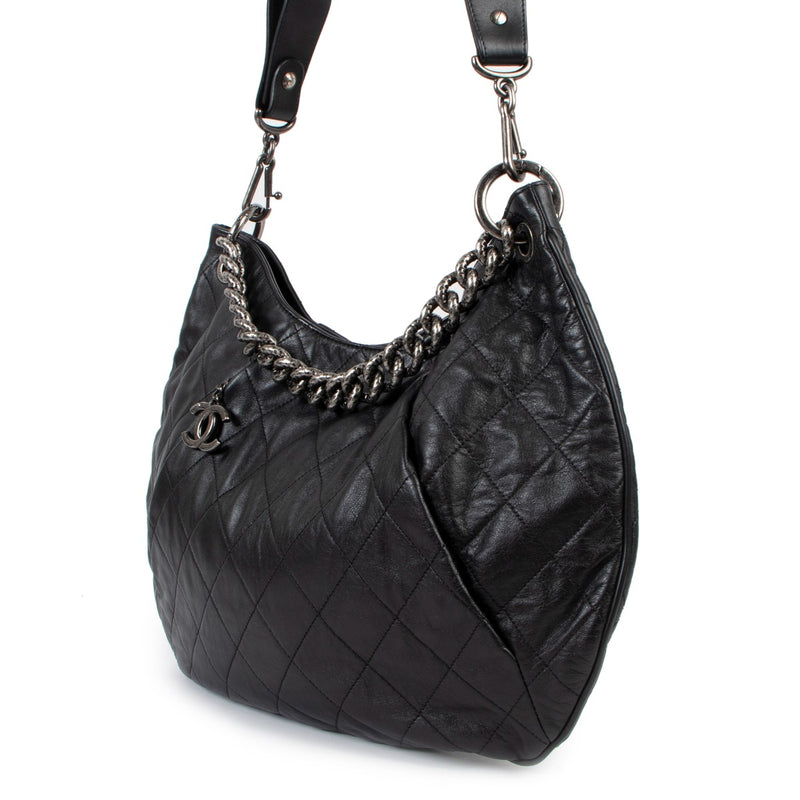 Second hand Chanel Black Quilted Calfskin Coco Pleats Hobo Bag at Labellov