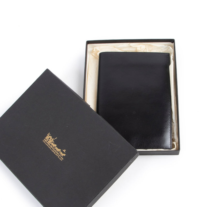 Buy an authentic second hand Delvaux black wallet at Labellov