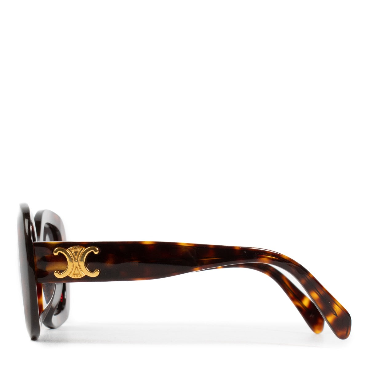 Shop safe online at Labellov in Antwerp, Brussels and Knokke these 100% authentic second hand Céline Brown Tortoise Sunglasses. Veilig online tweedehands authentieke Céline Brown Tortoise zonnebril kopen bij Labellov.