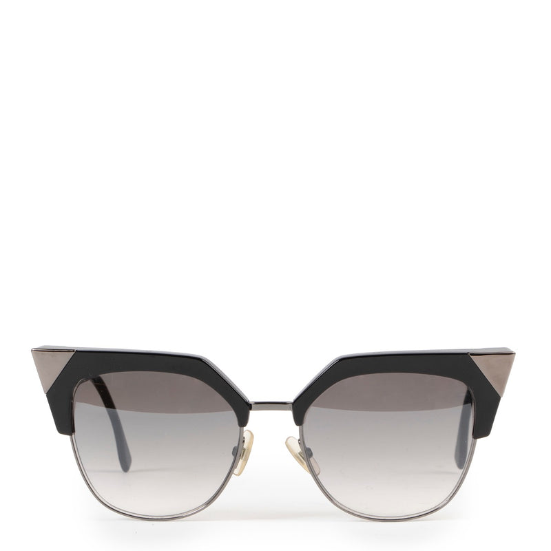 Buy an authentic pair of second hand black Fendi sunglasses at Labellov