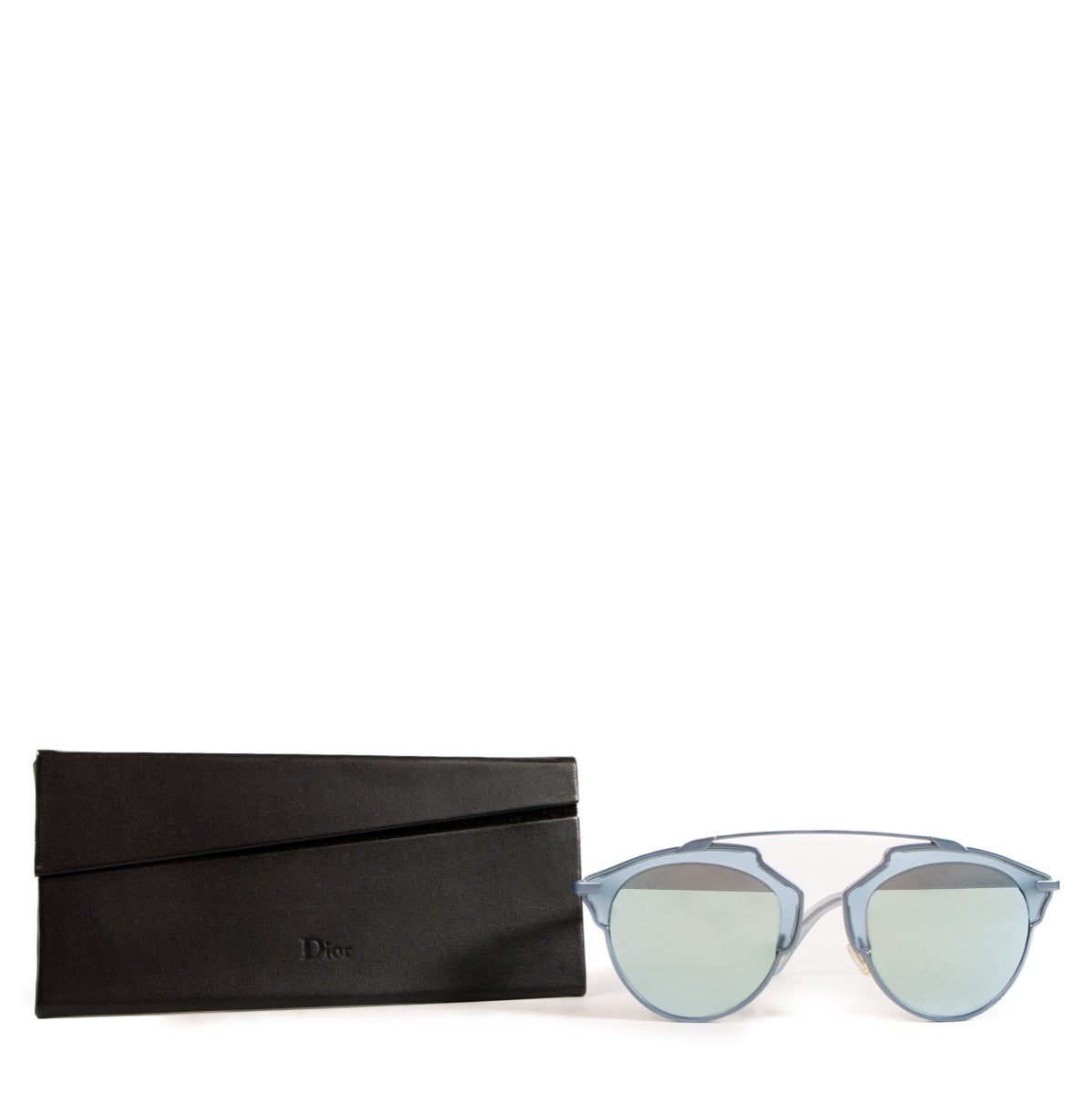 Shop safe online at Labellov in Antwerp, Brussels and Knokke these 100% authentic second hand Christian Dior Blue Mirror So Real Sunglasses