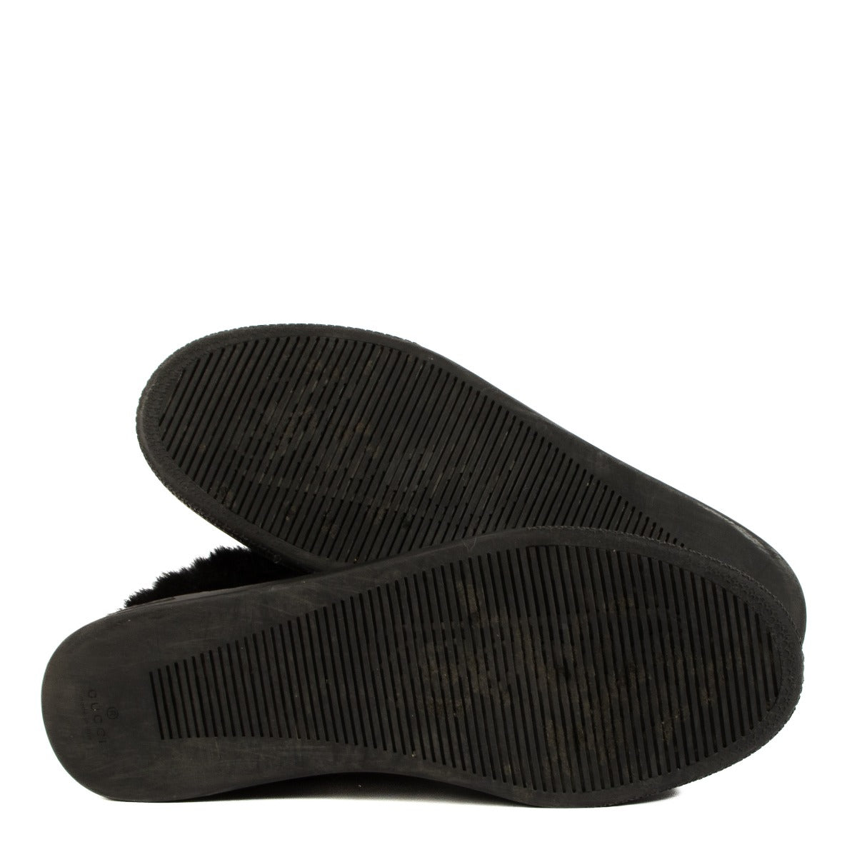 Shop safe online at Labellov in Antwerp, Brussels and Knokke this 100% authentic second hand Gucci Black Leather Fur Trim Guccissima High-top Sneakers - Size 38,5