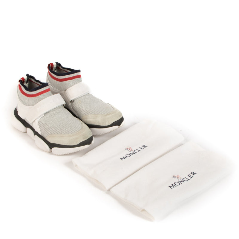 Shop safe online at Labellov in Antwerp, Brussels and Knokke this 100% authentic second hand Moncler White Stretch-Knit Baktha Sneakers - Size 39