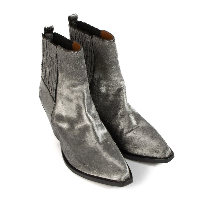 Shop safe online at Labellov in Antwerp, Brussels and Knokke this 100% authentic second hand Sartore Silver Cowboy Ankle Boots - Size 38,5