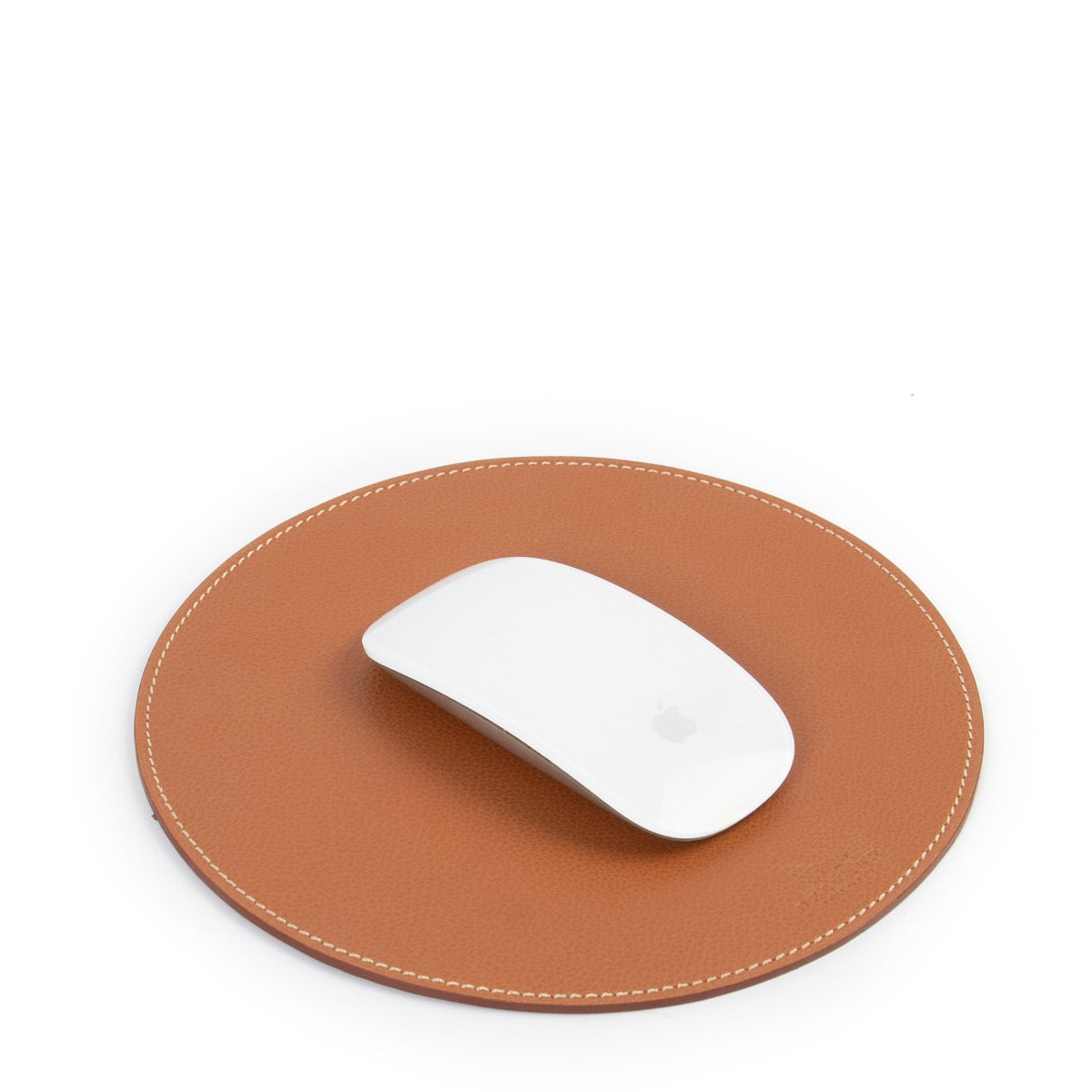Buy an authentic second hand Delvaux cognac mouse pad at Labellov