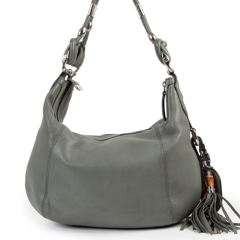 Buy an authentic second hand Gucci grey shoulder bag at Labellov