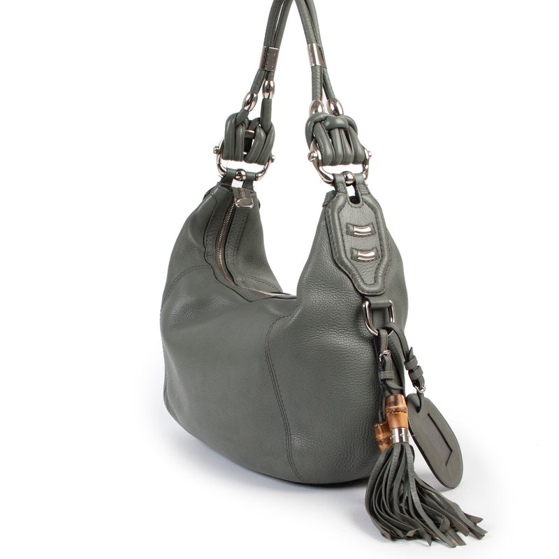 Buy an authentic second hand Gucci grey shoulder bag at Labellov
