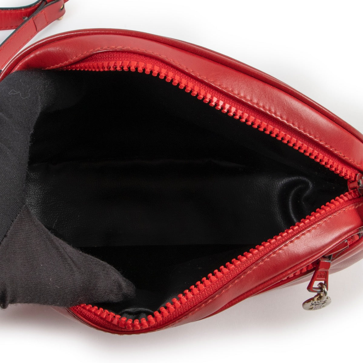 Shop safe online at Labellov in Antwerp this 100% authentic second hand Celine Red Leather Crossbody
