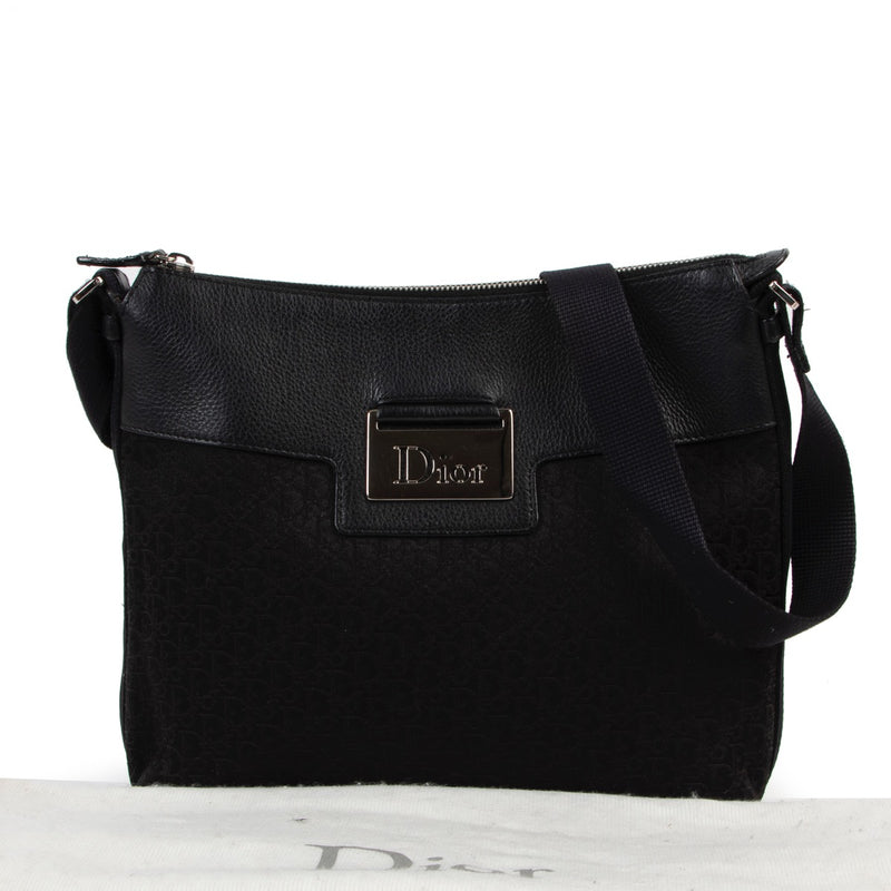 Shop safe online at Labellov in Antwerp this 100% authentic second hand Christian Dior Black Canvas Crossbody