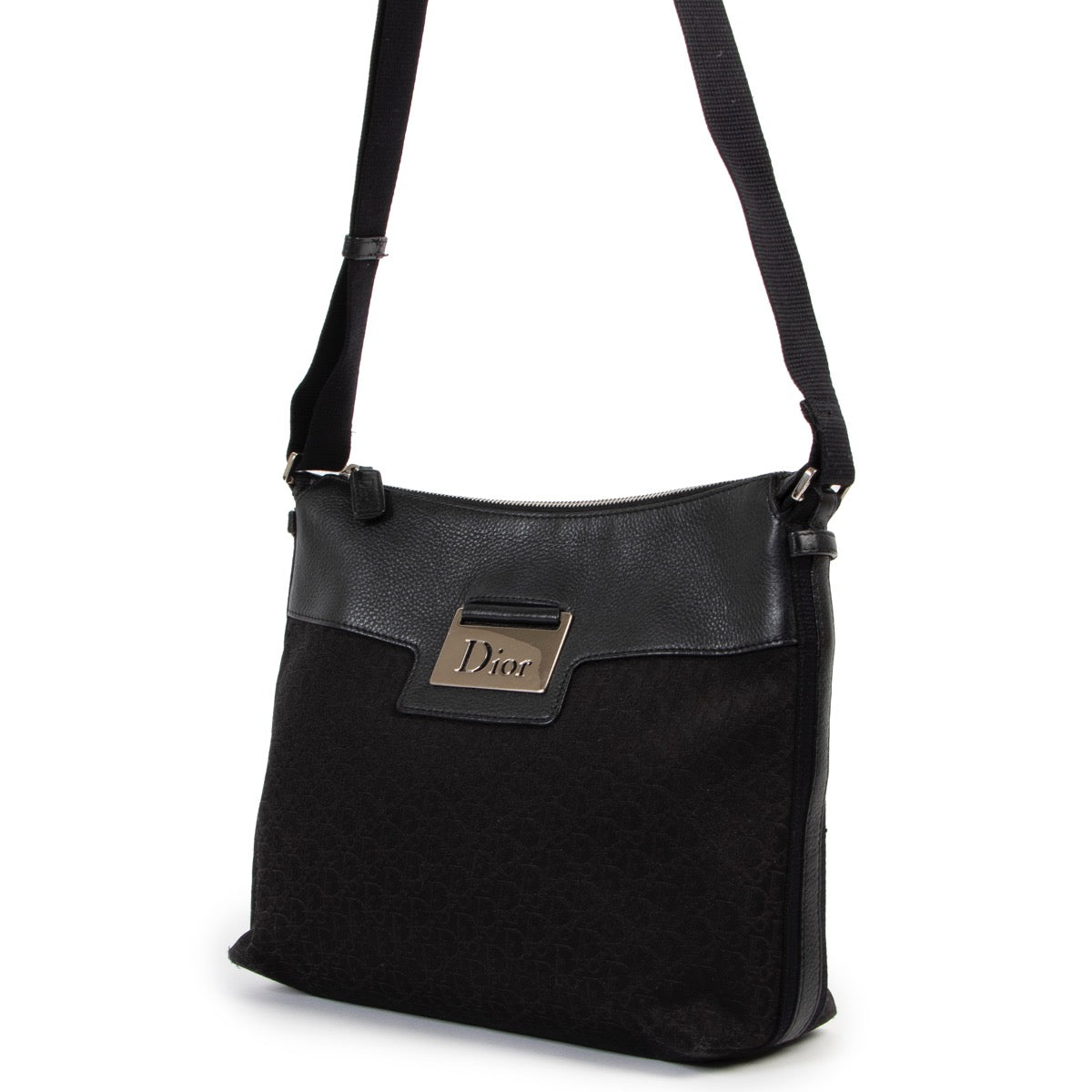 Shop safe online at Labellov in Antwerp this 100% authentic second hand Christian Dior Black Canvas Crossbody