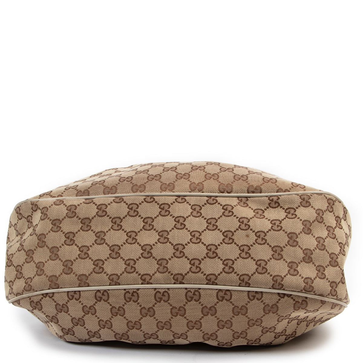 Shop safe online at Labellov in Antwerp this 100% authentic second hand Gucci Monogram Canvas Shoulder Bag