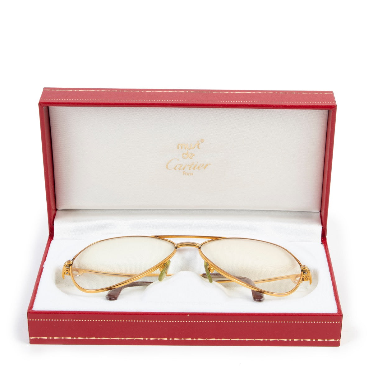 Must de Cartier Aviator Golden Glasses Buy this gorgeous piece here safely! 100% authentic