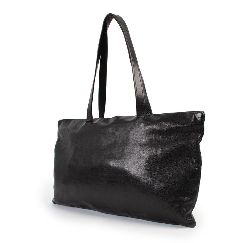 Buy an 100% authentic second hand Miu Miu rectangular shoulder bag at Labellov