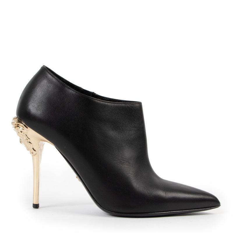 Versace Black Ankle Boots - Size 39 Buy this gorgeous set safely here!