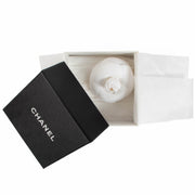 Chanel White Silk Jacquard Camelia Brooch for the best price at Labellov secondhand luxury in Antwerp. We buy and sell your preloved and new designer bags.