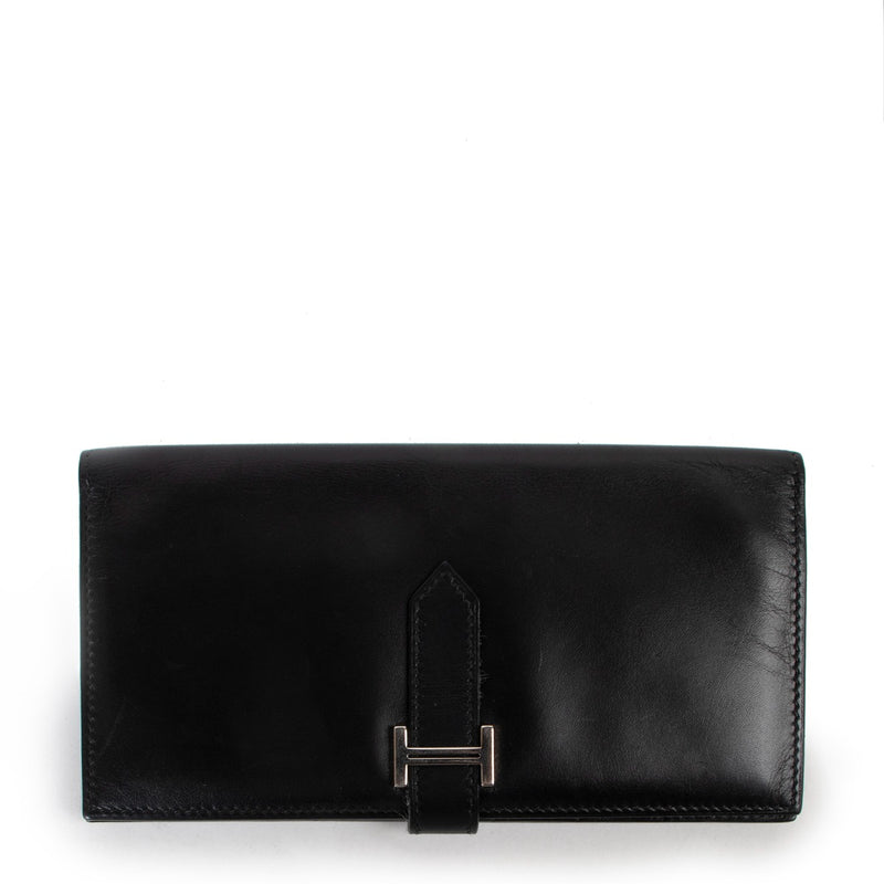 Shop designer vintage luxury fashion Hermès Black Swift Bearn Classic Wallet at Labellov.